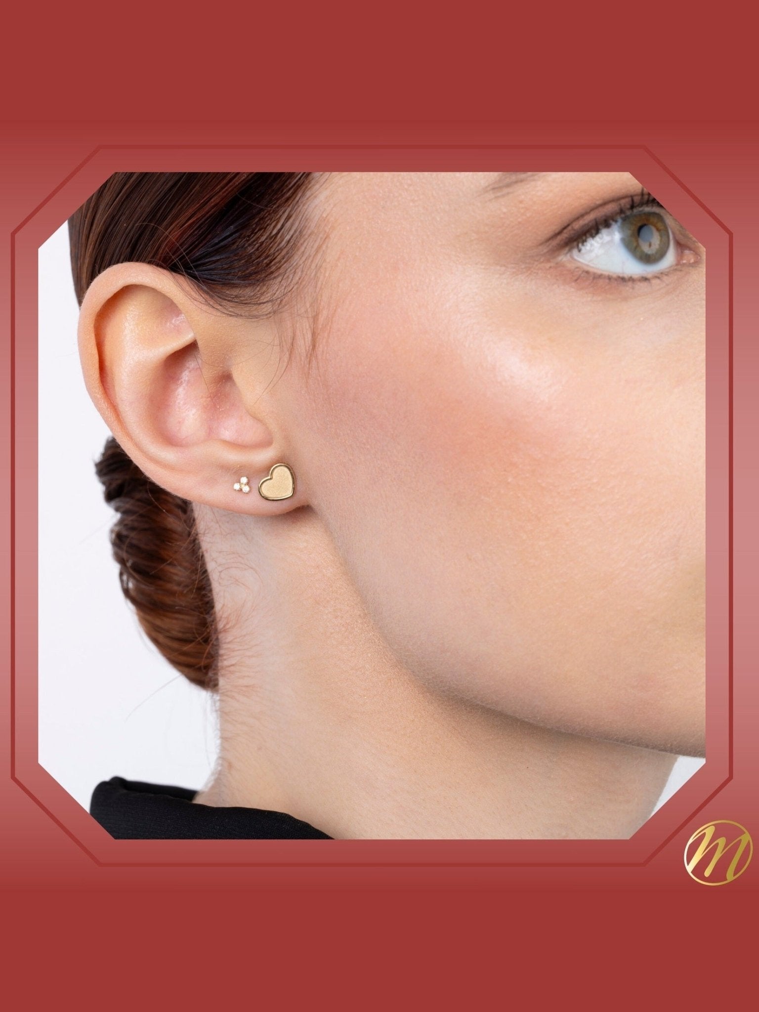 14k Yellow Gold Tiny Trefoil Triangle Stud Earrings with 3 Circles, Covered Screwback Closure for Girls and Women - Courbe et Compagnie
