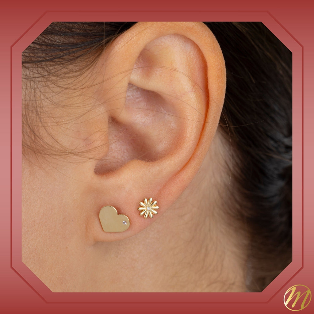 14k Yellow Gold Small Daisy Flower Earrings Stud with Diamond in Center Covered Screwback Closure
