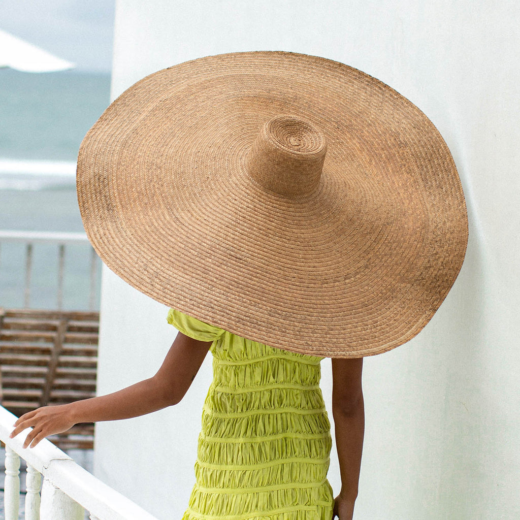 The Solana Oversized Straw Hat In Toasted Beige