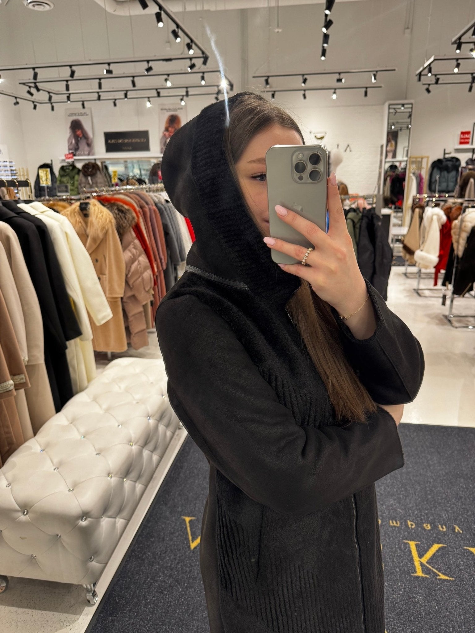 â‡† Reversible Faux Fur & Suede Hooded Coat - Courbe et Compagnie
