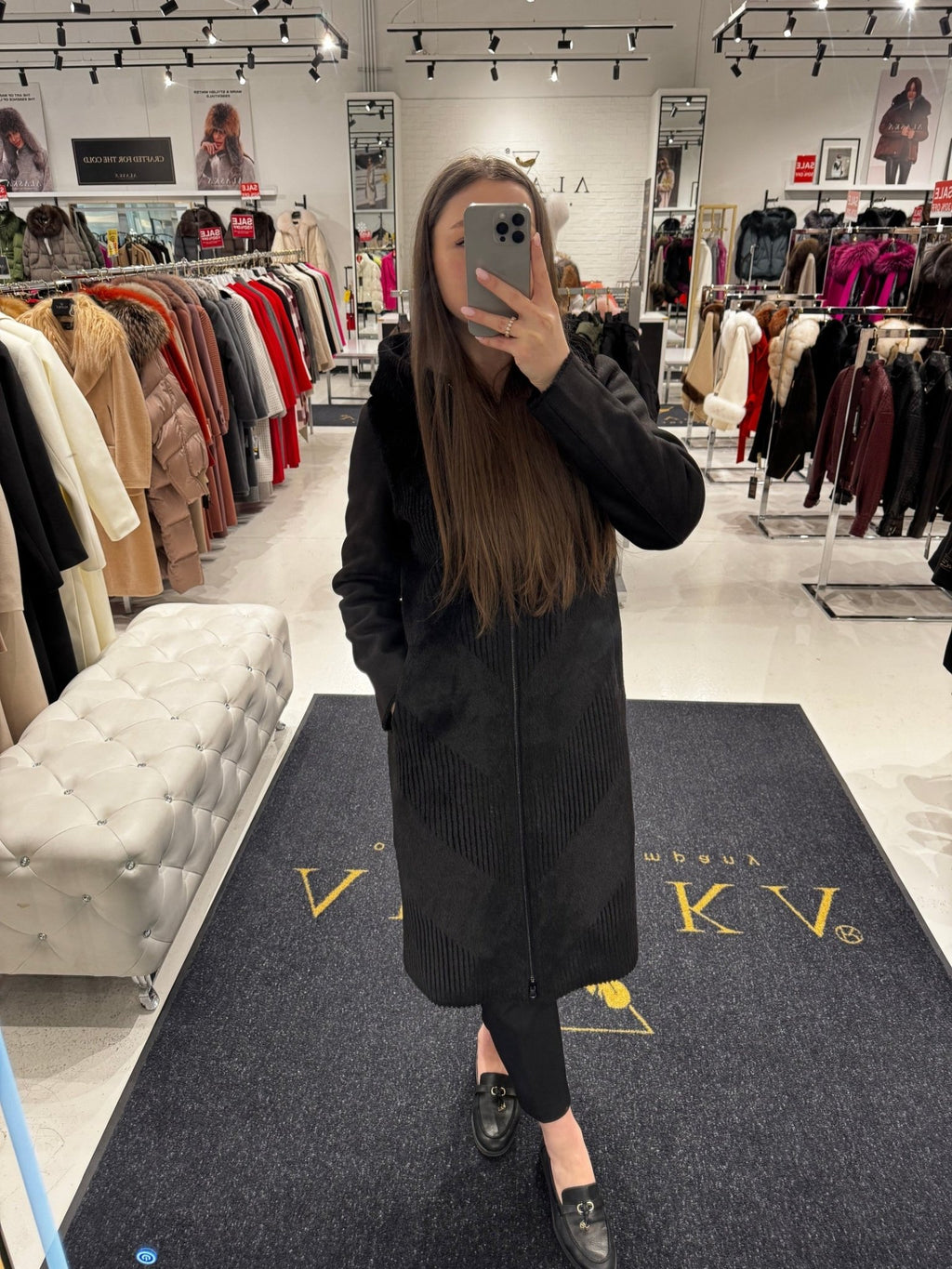 â‡† Reversible Faux Fur & Suede Hooded Coat - Courbe et Compagnie