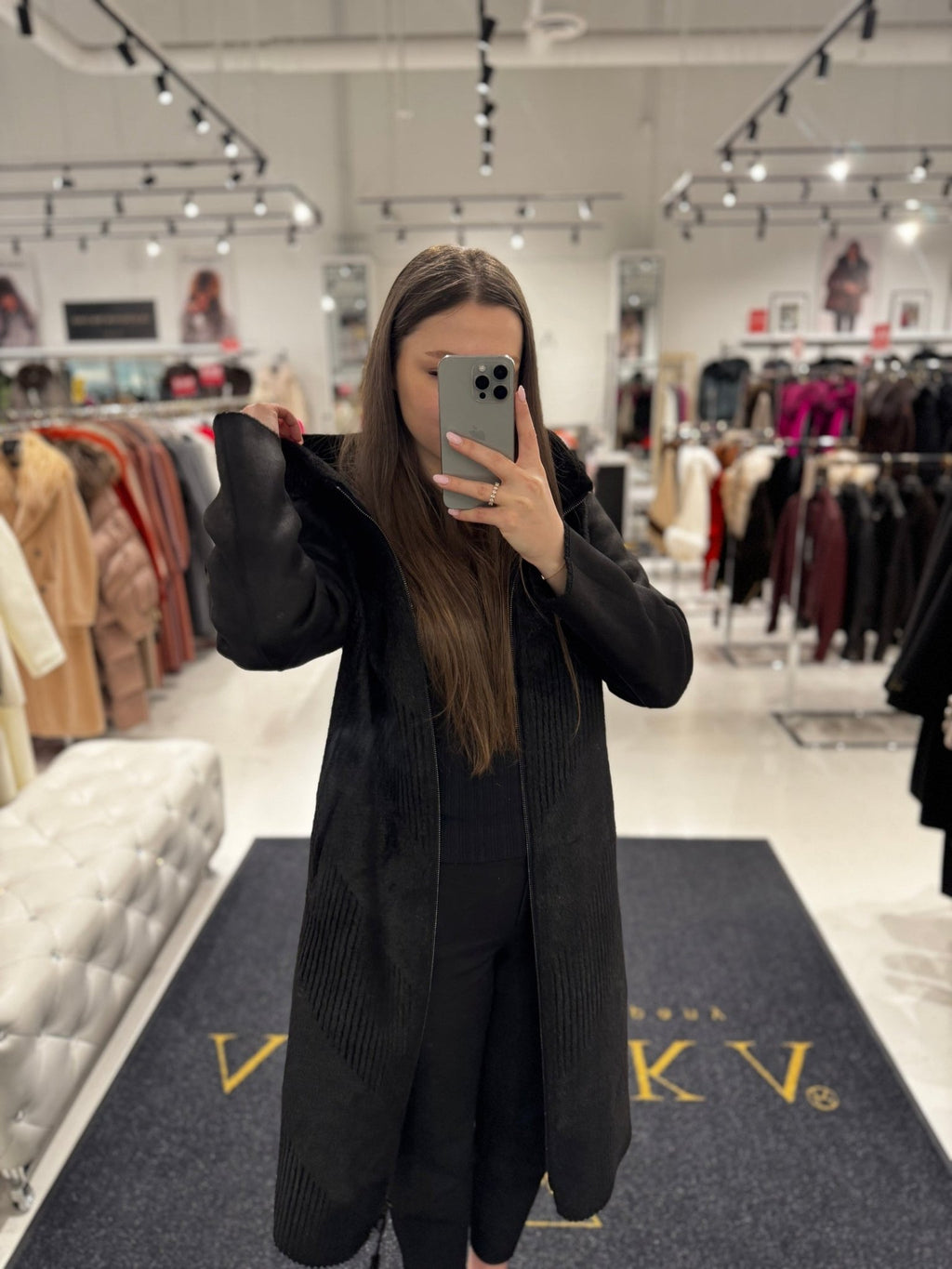 â‡† Reversible Faux Fur & Suede Hooded Coat - Courbe et Compagnie