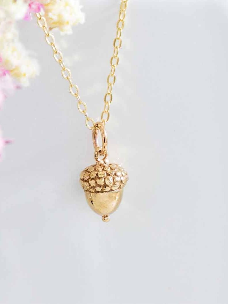 Acorn Charm- Dainty 14k Gold Filled Jewelry - Courbe et Compagnie