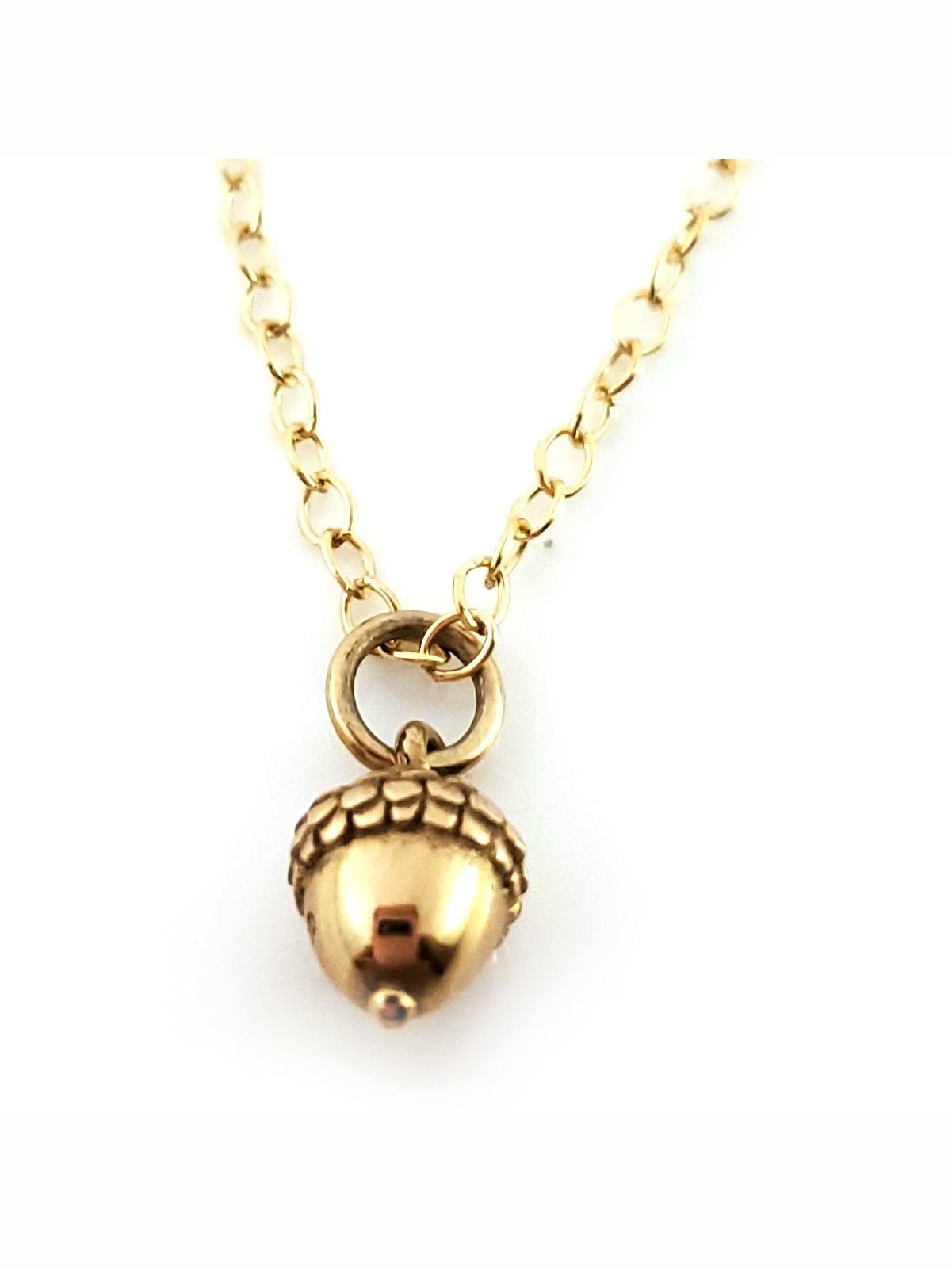 Acorn Charm- Dainty 14k Gold Filled Jewelry - Courbe et Compagnie