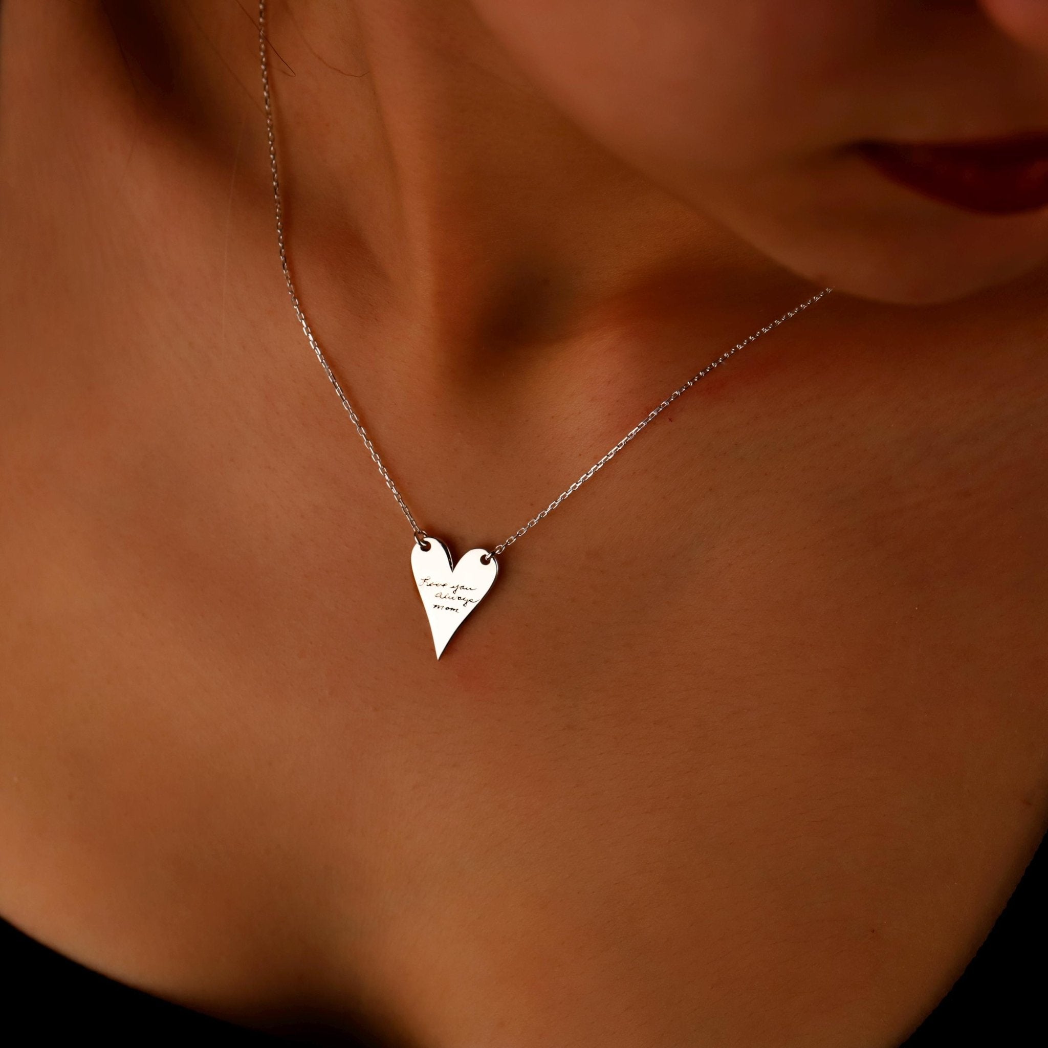 Actual Handwriting Engraving Heartfelt Grace Minimalist Heart Necklace in 925 Sterling Silver - Courbe et Compagnie