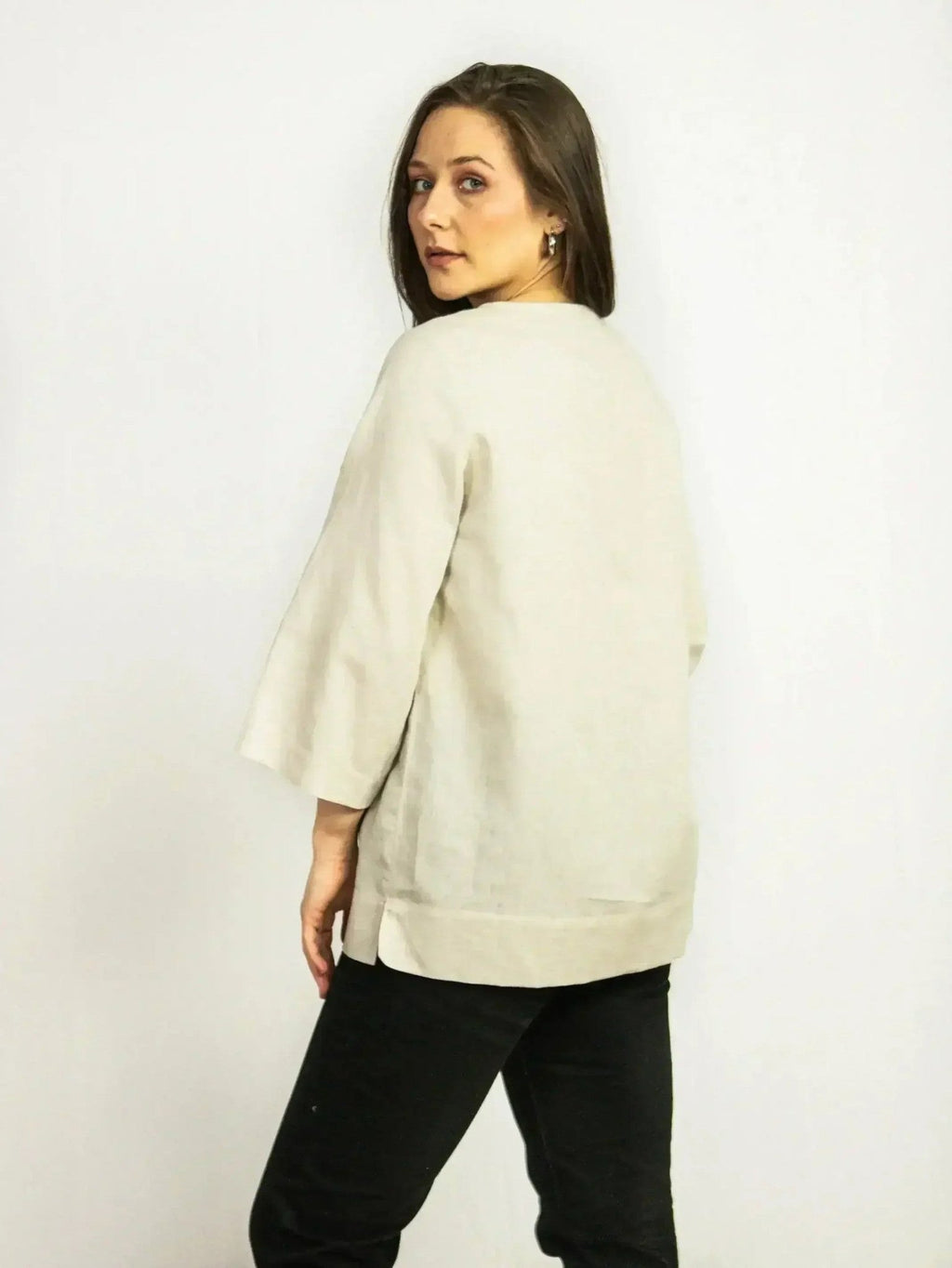 Asphalt Grey Linen Oversize Top – Modern & Comfortable Blouse - Courbe et Compagnie