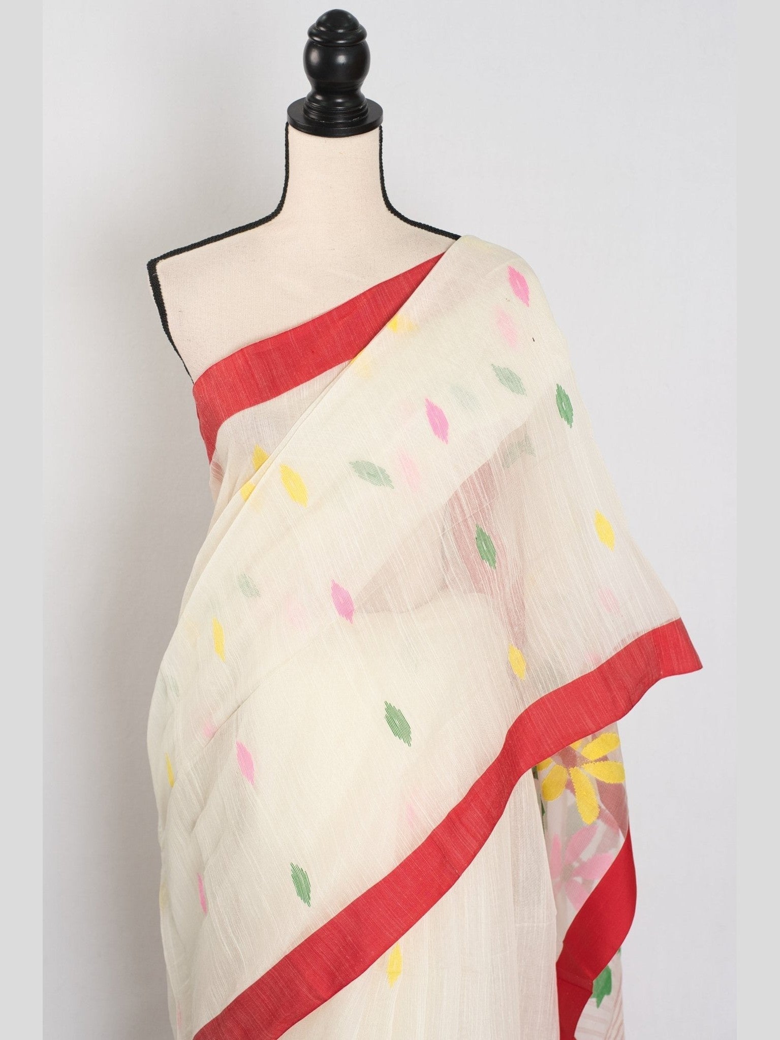 Balaka: White & Red Bengal Linen-Cotton Saree | Traditional Lal-Par Saree - Courbe et Compagnie