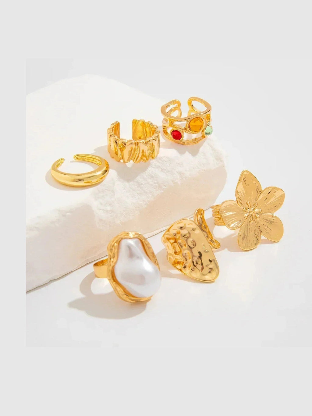 Baroque Metal Flower Open Ring Set – 6-Piece Imitation Pearl Statement Rings - Courbe et Compagnie