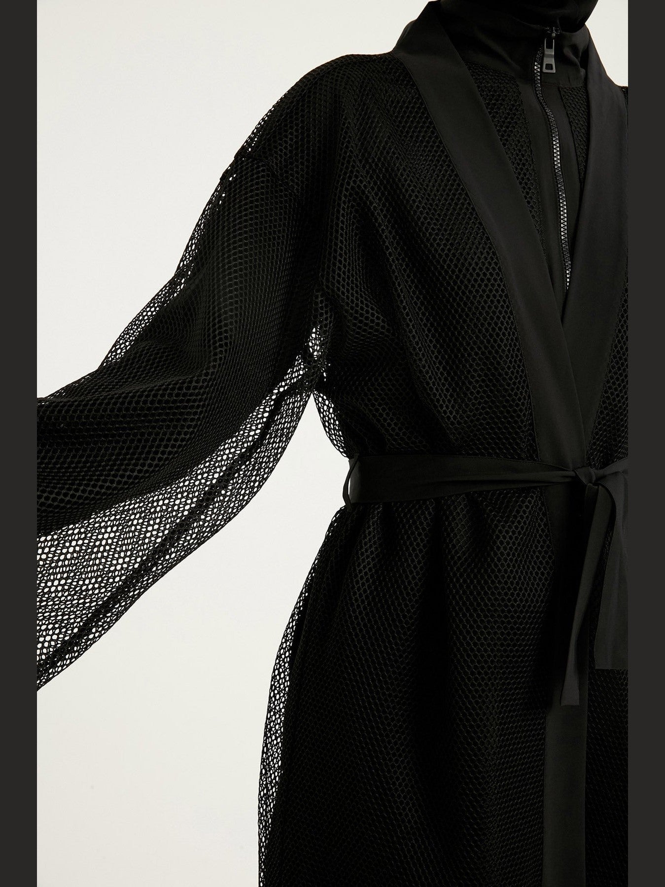 Black Full Coverage Mesh Kimono – Lightweight Islamic Beach Cover-Up P2501-1 - Courbe et Compagnie