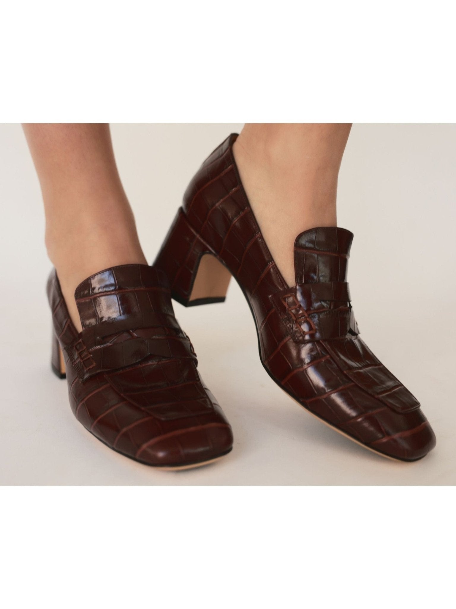 Black Leather Heel Moc Croc Leather Loafer - Courbe et Compagnie