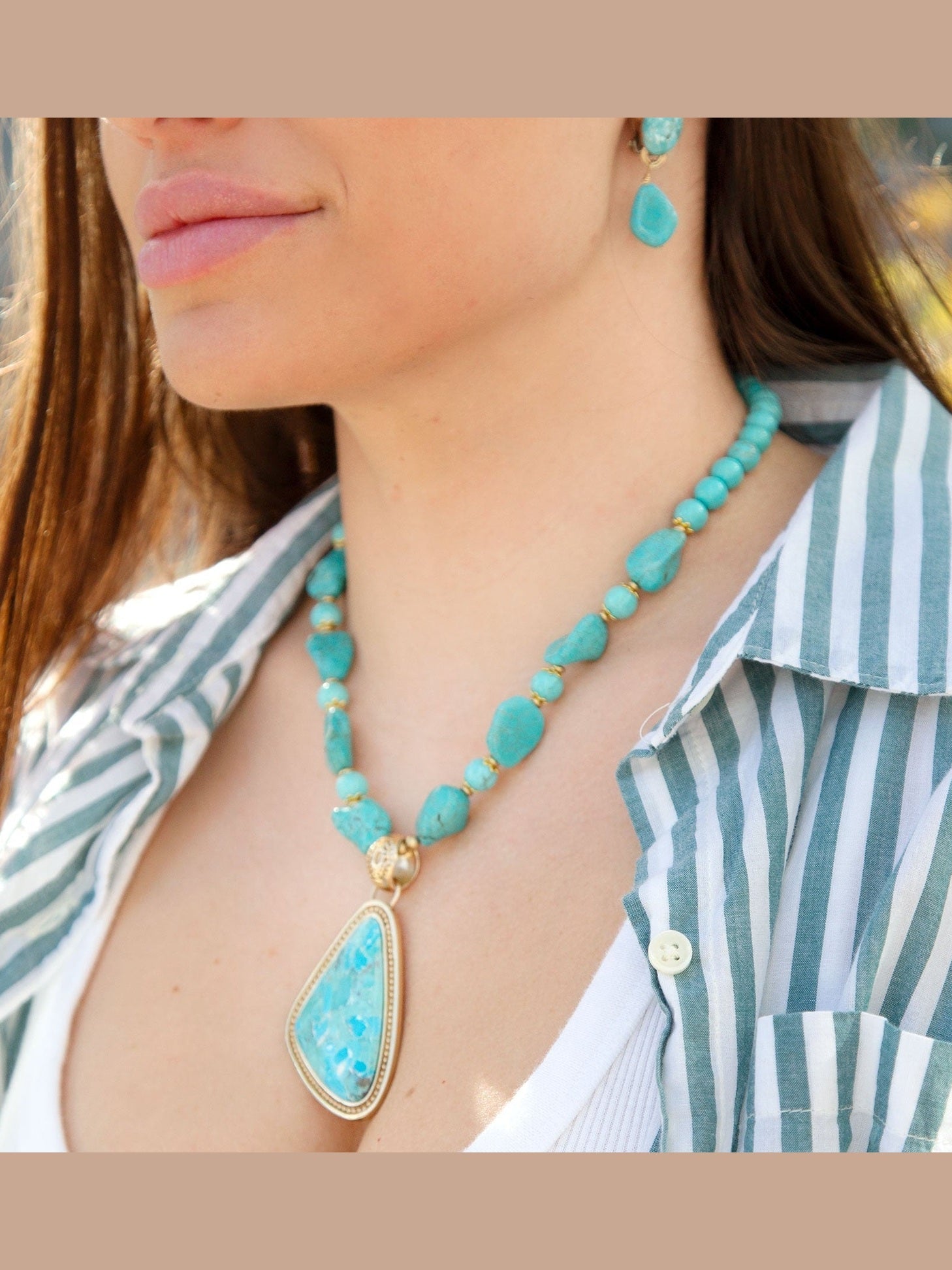 Blue Turquoise Triangle Golden Pendant Necklace - Courbe et Compagnie