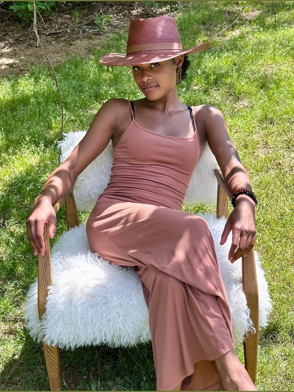 BURGUNDY LARGE BRIM TOQUILLA STRAW HAT - Courbe et Compagnie