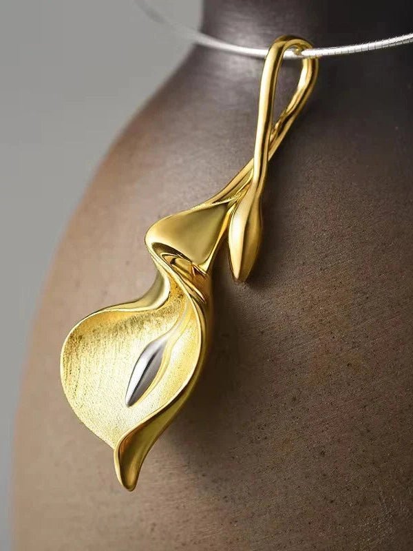 Calla Lily Necklace - Courbe et Compagnie