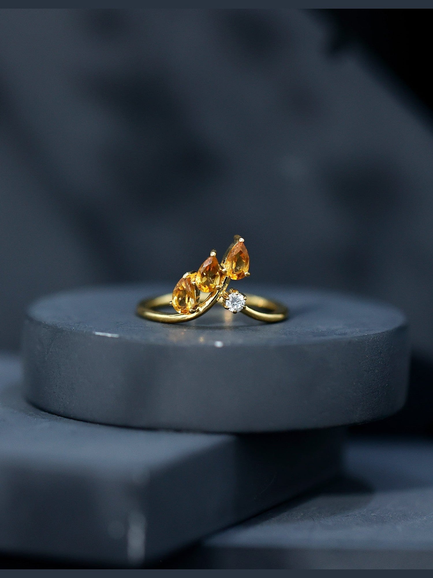 Certified Pear Shaped Citrine Ring Guard with Lab Diamond - Courbe et Compagnie