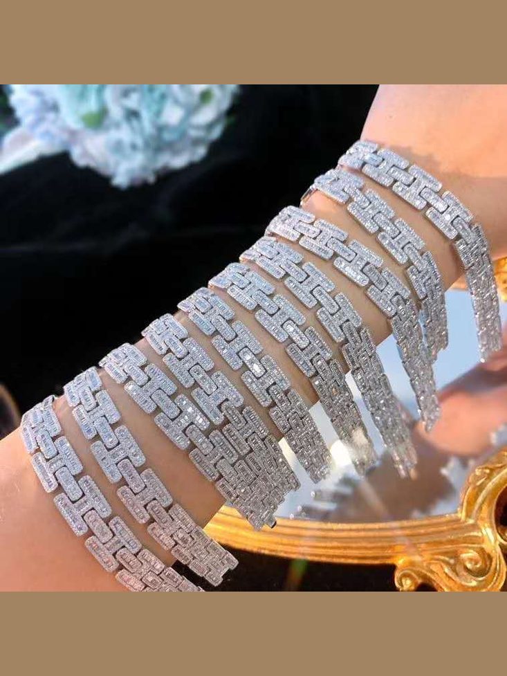 Charm Gold Iced out Diamond 18K Gold Chain Bracelet Women's - Courbe et Compagnie