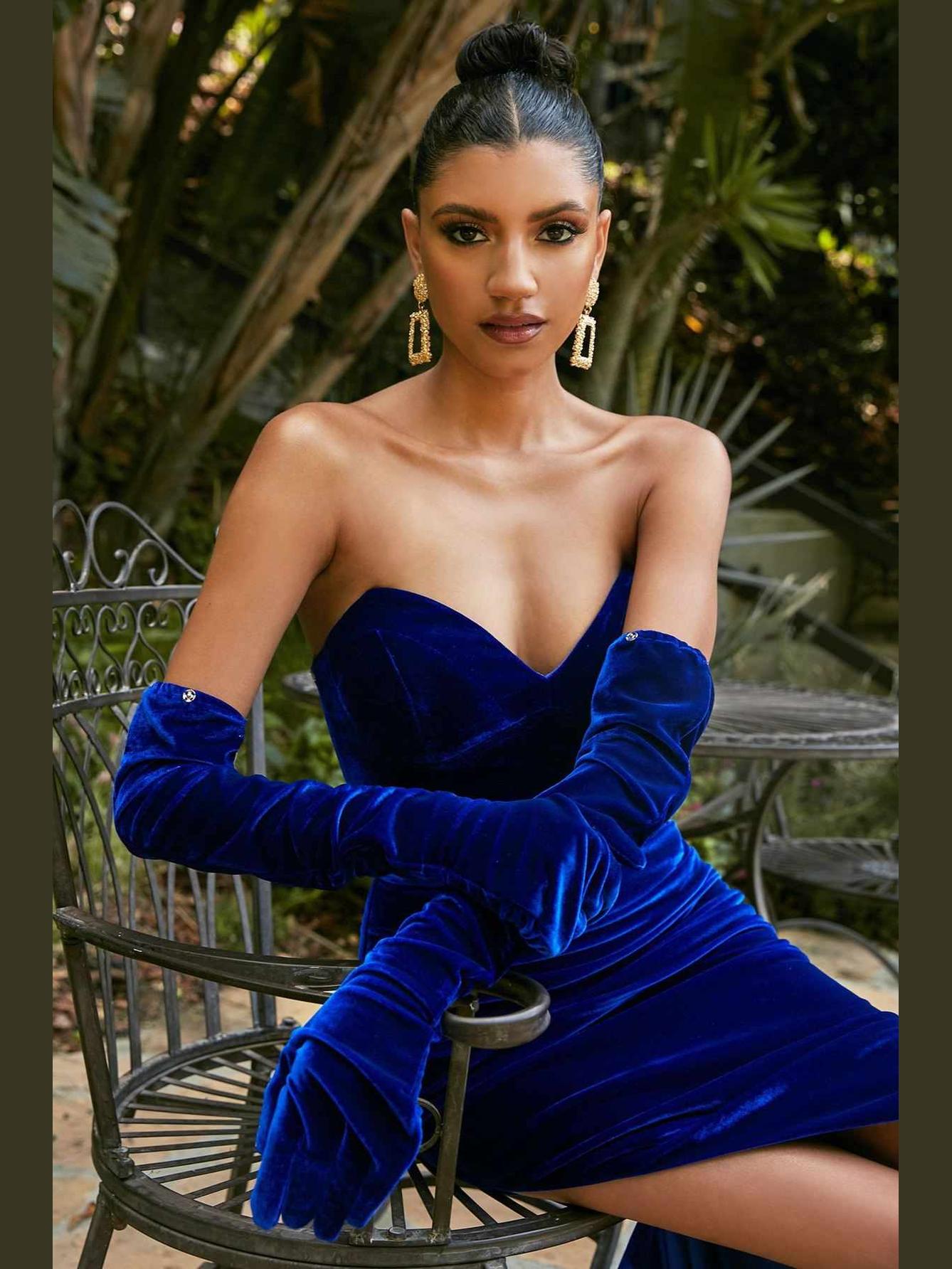 Cinderella Divine CH176 Vintage Velvet Hollywood Strapless Fitted Gown - Courbe et Compagnie