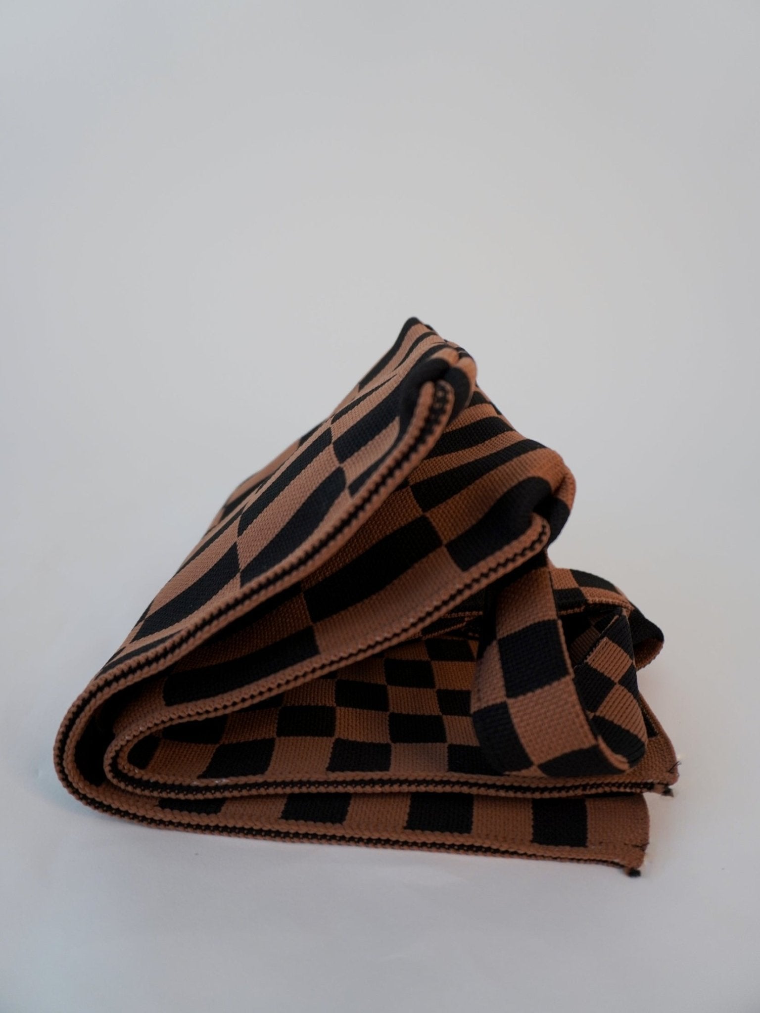 Classic Checkered Skinny Tote - Courbe et Compagnie