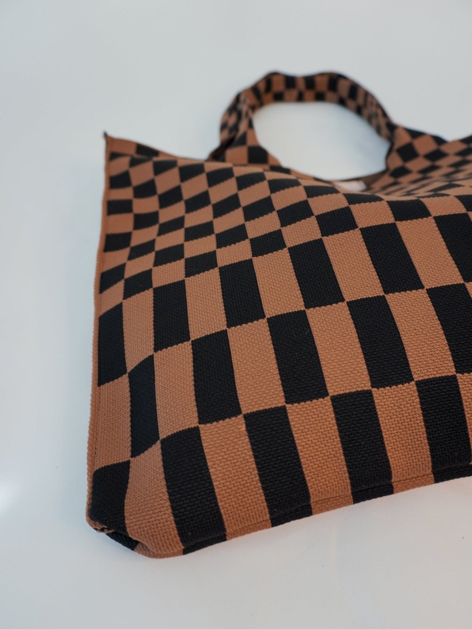 Classic Checkered Skinny Tote - Courbe et Compagnie