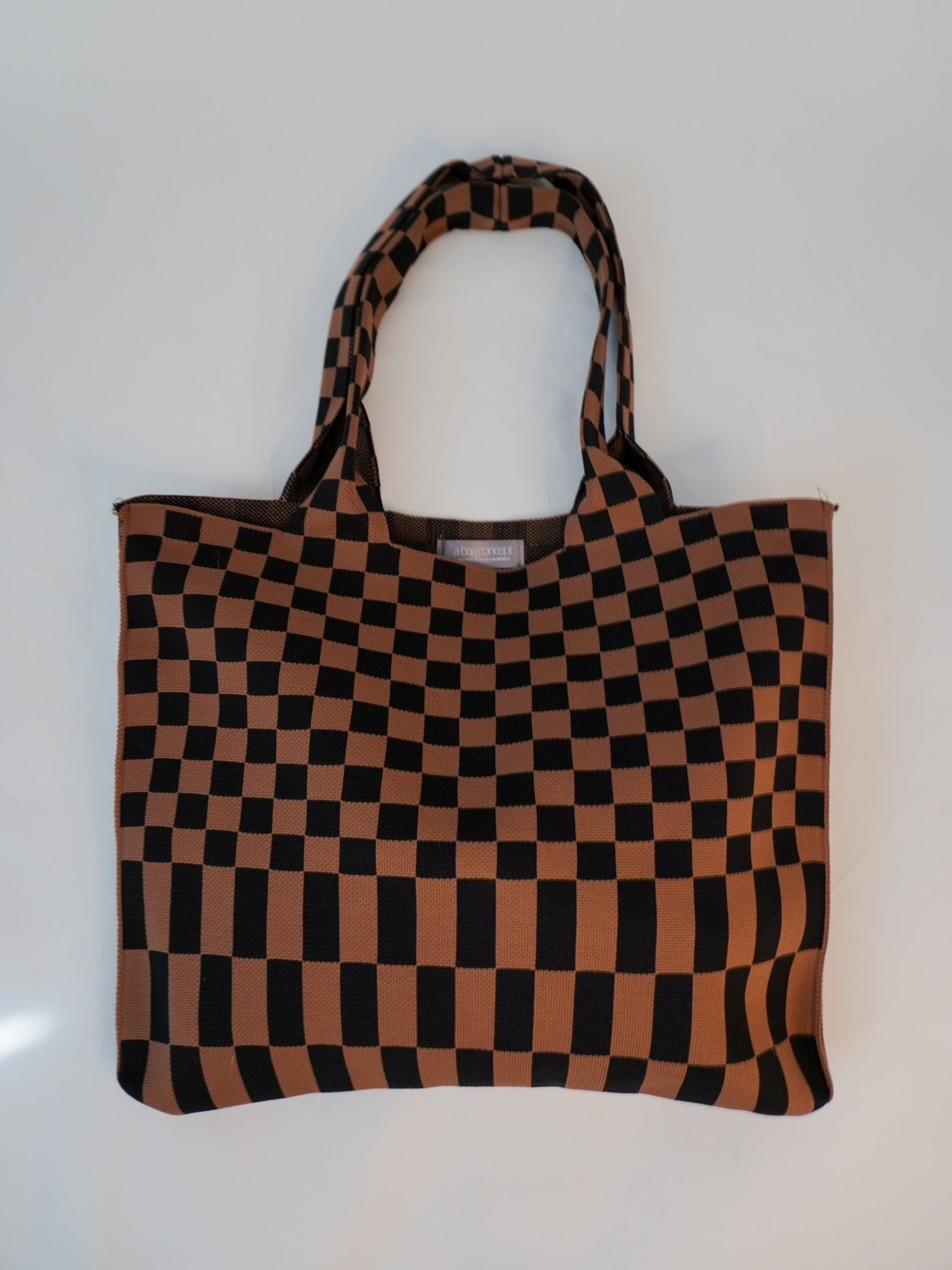 Classic Checkered Skinny Tote - Courbe et Compagnie