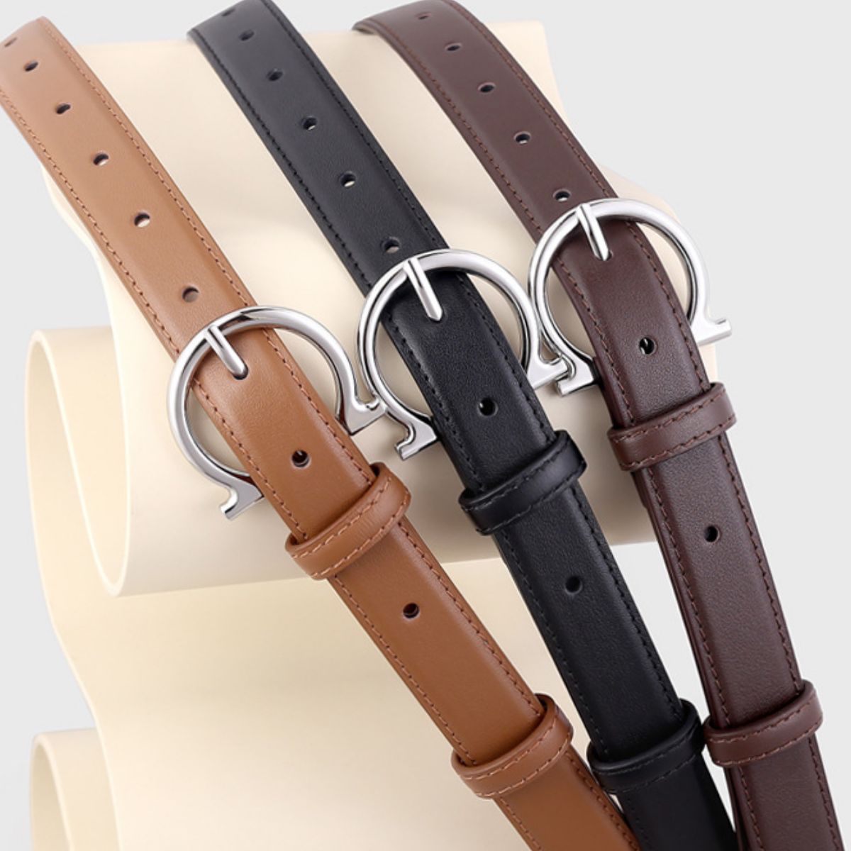 Cowhide Leather Buckle Belt - Courbe et Compagnie