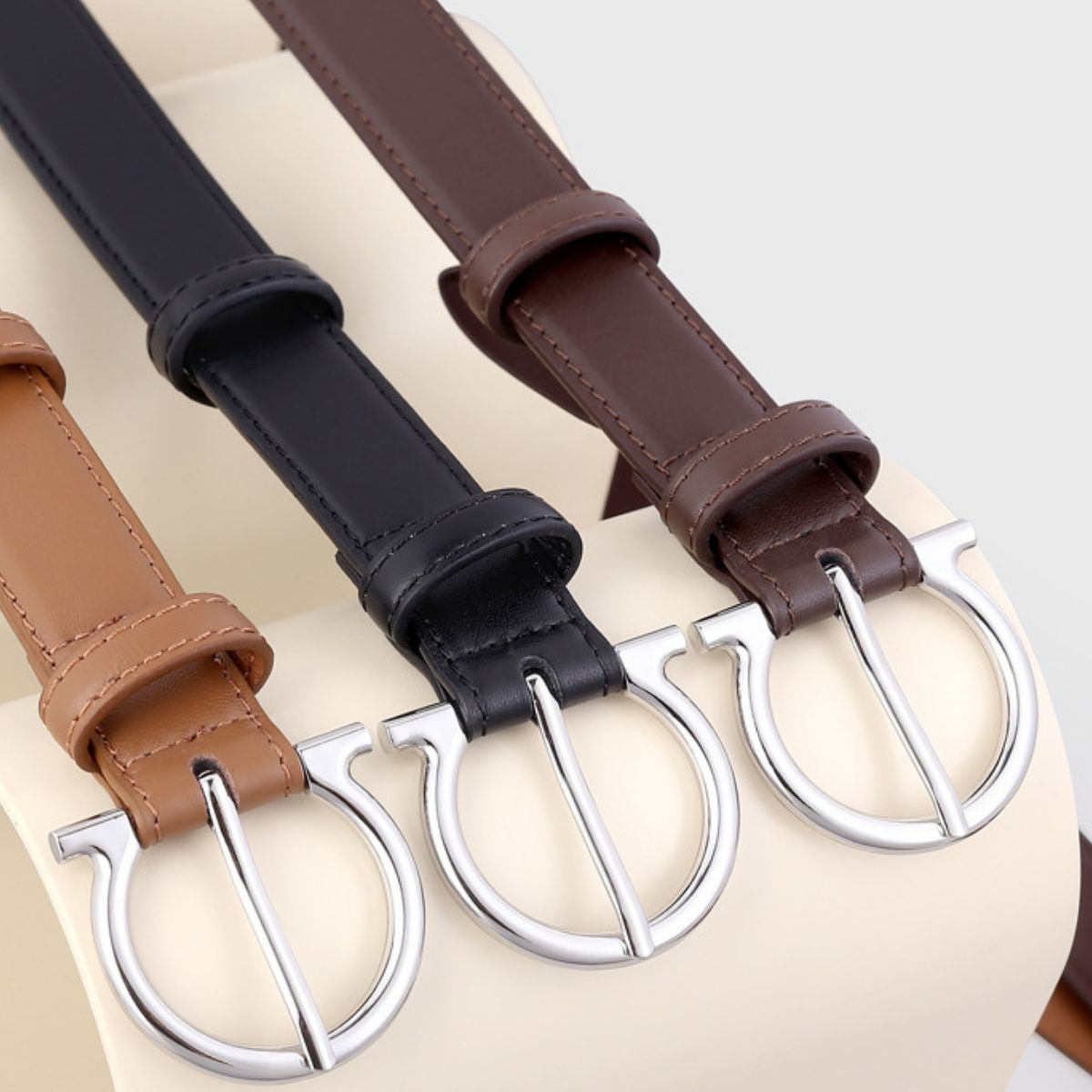 Cowhide Leather Buckle Belt - Courbe et Compagnie