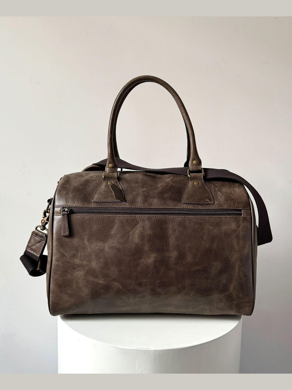 Crazy Horse Leather Weekender Bag – Full-Grain Travel Duffel with Laptop Pocket - Courbe et Compagnie