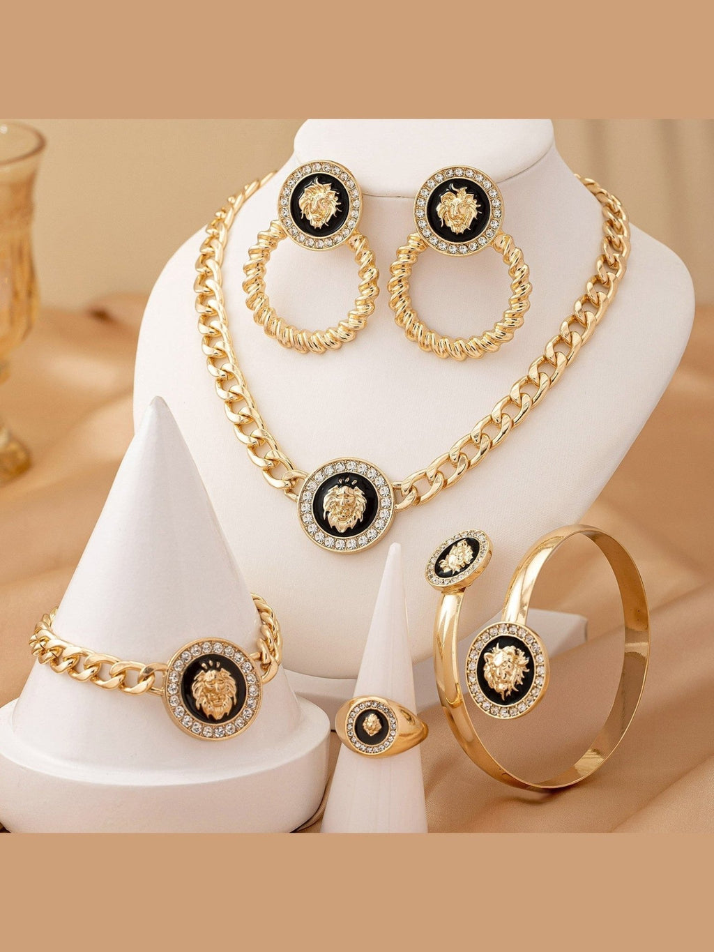 Creative Fashion Lion's Head Ornament Suit For Women - Courbe et Compagnie