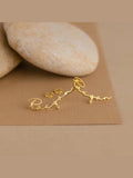 Custom Engraved Script Name Stud Earrings - Courbe et Compagnie
