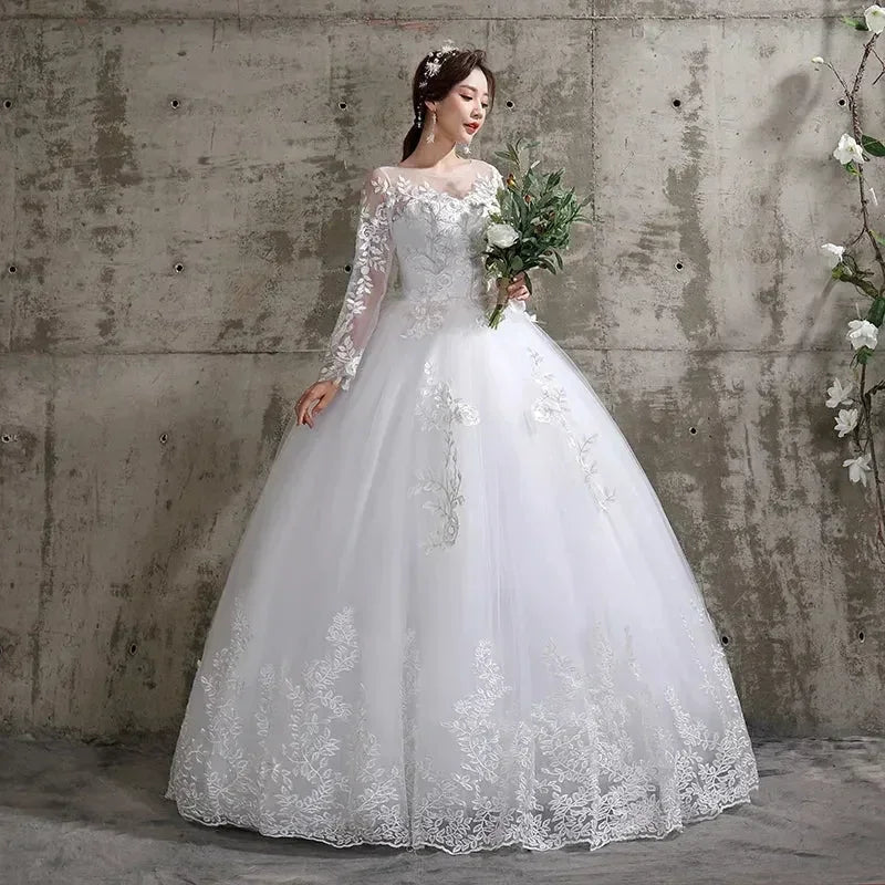 Custom Luxury Wedding Dress - Long Sleeve Ball Gown Plus Size | Femstylo - Courbe et Compagnie