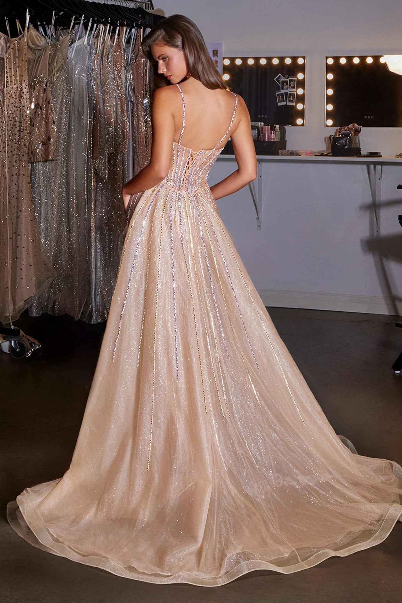 Dazzling Fitted Plunging Sweetheart Gown | Detachable Overskirt - Courbe et Compagnie