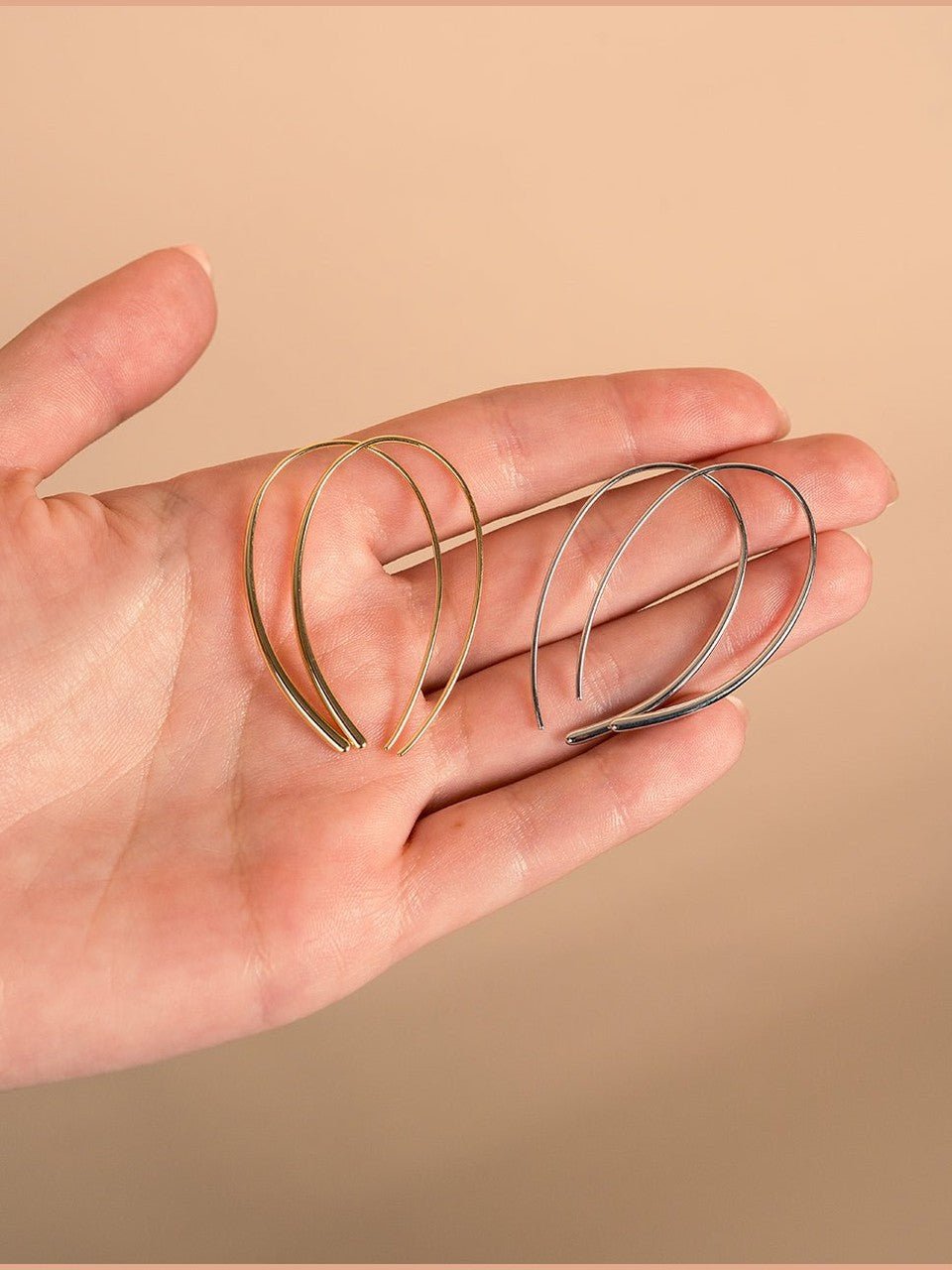 Delicate Threader Hoop Earrings Set of 2 - Courbe et Compagnie