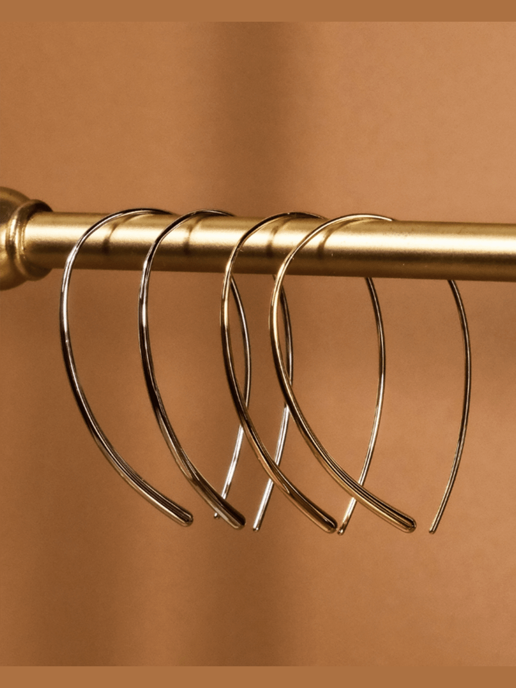 Delicate Threader Hoop Earrings Set of 2 - Courbe et Compagnie