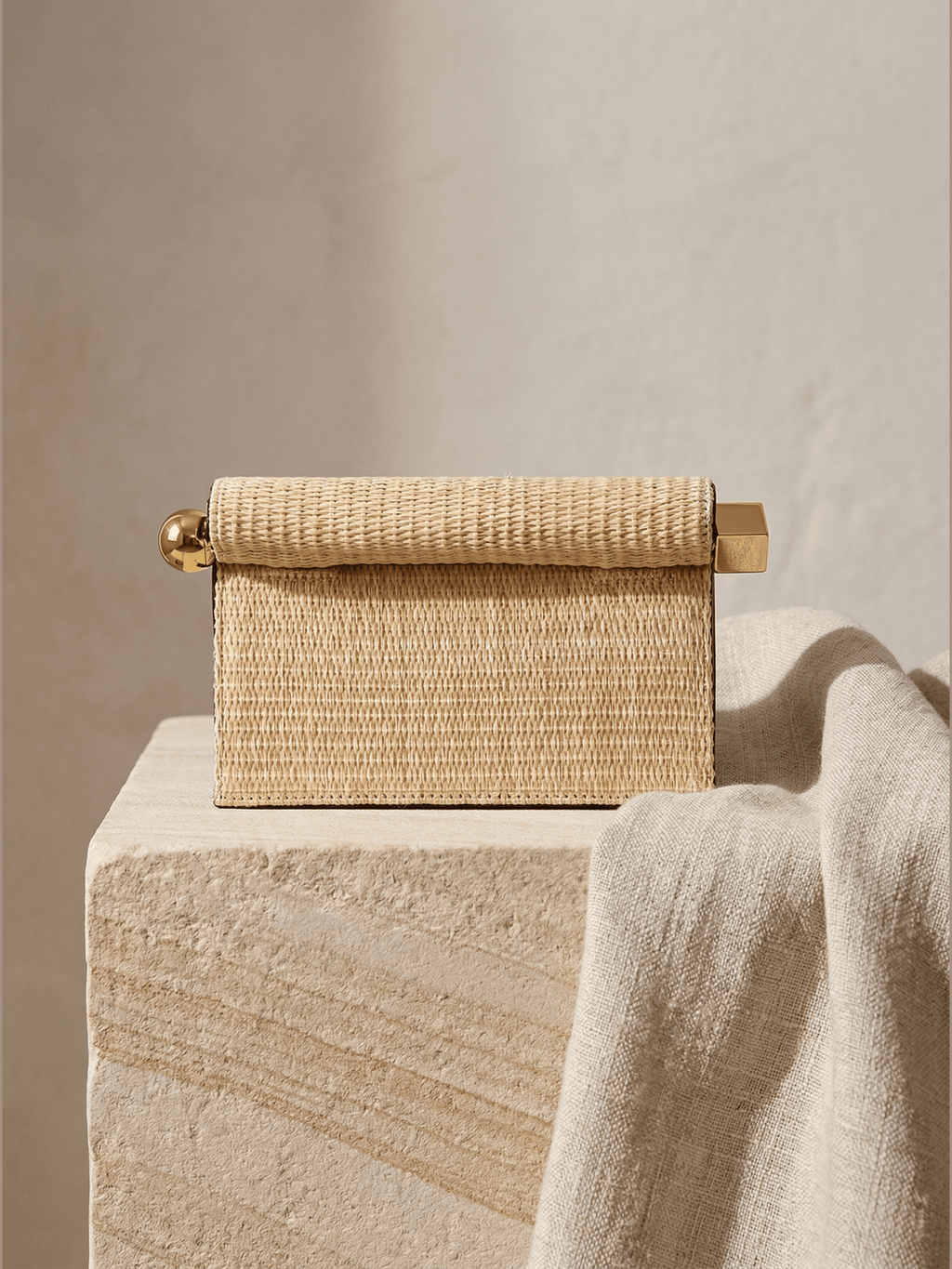 Elegant Woven Straw Foldover Clutch Natural Evening Handbag for Special Occassion - Courbe et Compagnie