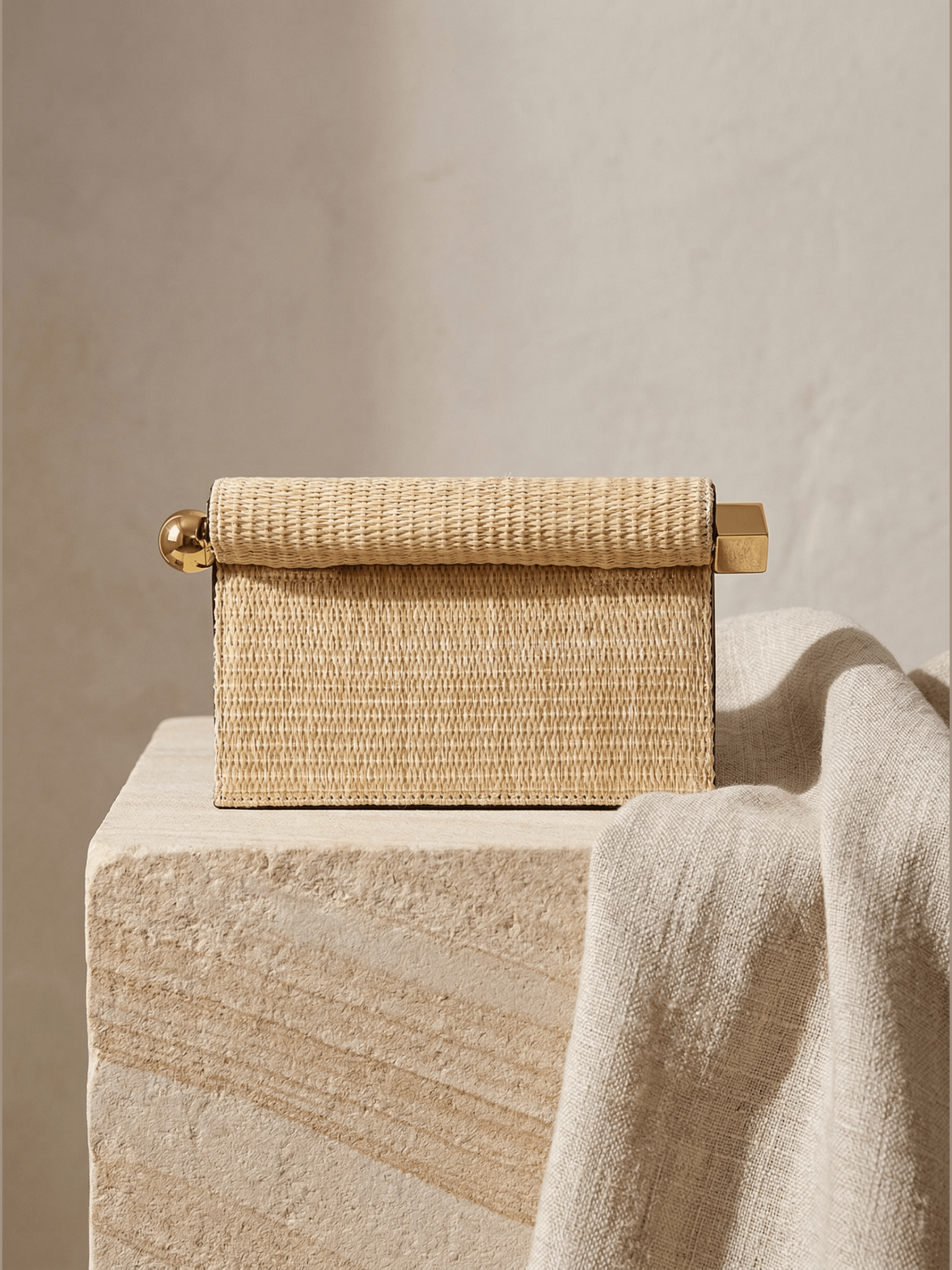 Elegant Woven Straw Foldover Clutch Natural Evening Handbag for Special Occassion - Courbe et Compagnie