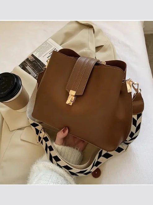 Fashionable Women's Bucket Bag - Korean Style Crossbody - Courbe et Compagnie
