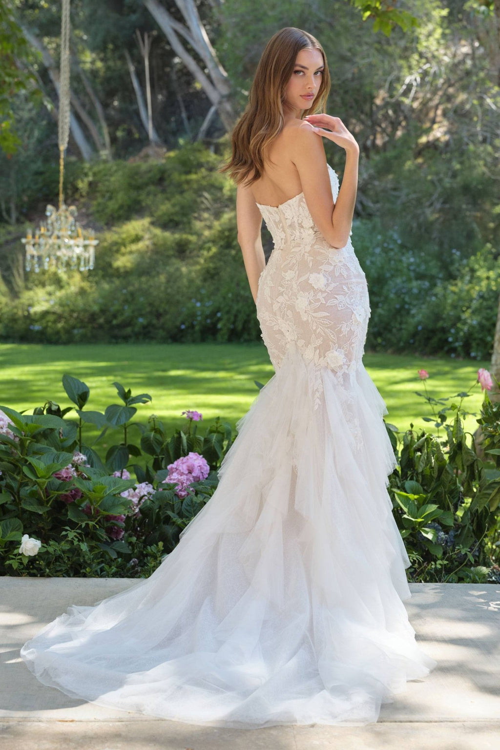 Fit & Flare Strapless Wedding Gown | 3D Floral Lace, Tiered Tulle & Veil - Courbe et Compagnie