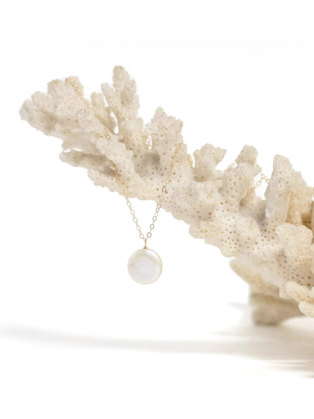 Freshwater Coin Pearl Necklace - Courbe et Compagnie