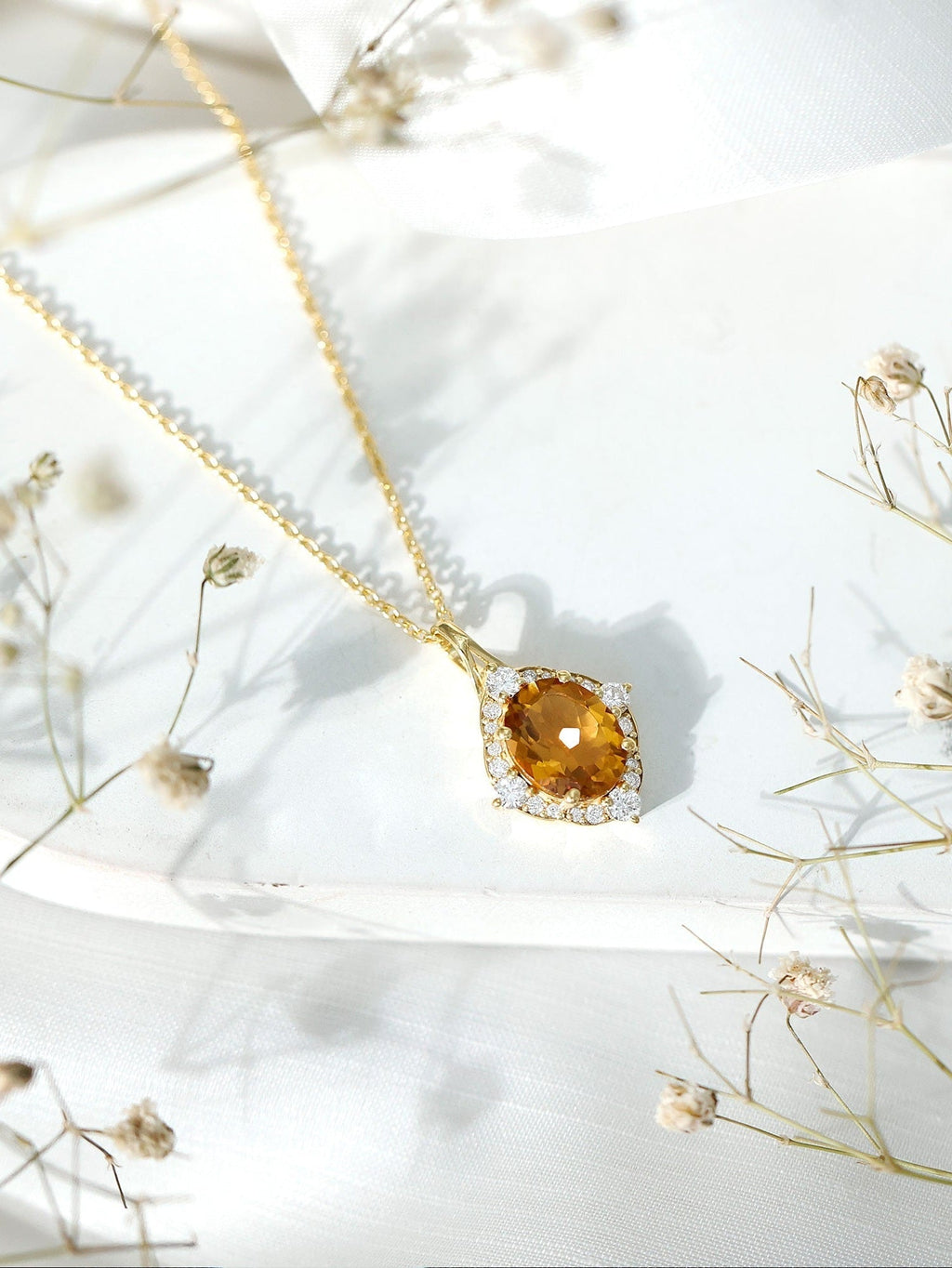 Genuine 2.5 Carat Citrine Diamond Vintage Necklace with Silver Chain - Courbe et Compagnie