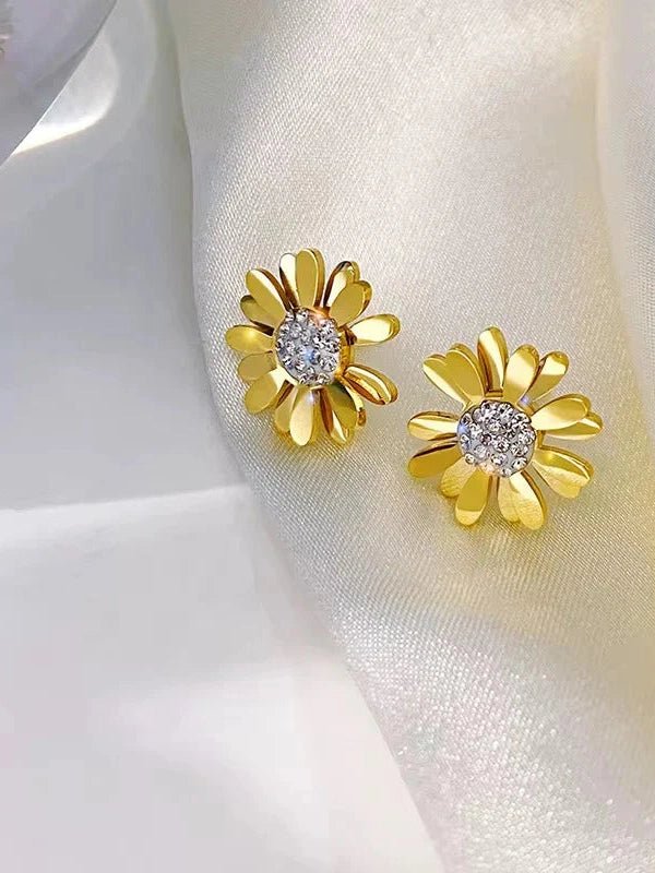 Gold Daisy Stud Earrings - Courbe et Compagnie