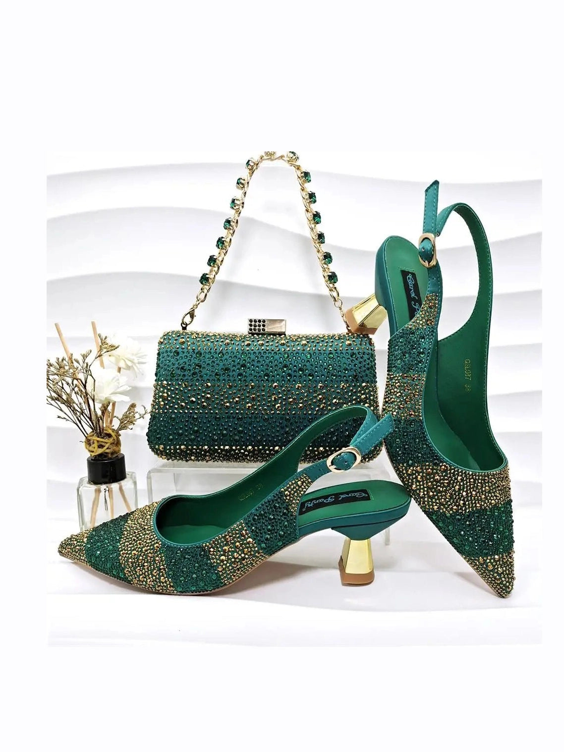 Gold Kitten Heel Shoe & Bag Set - Courbe et Compagnie