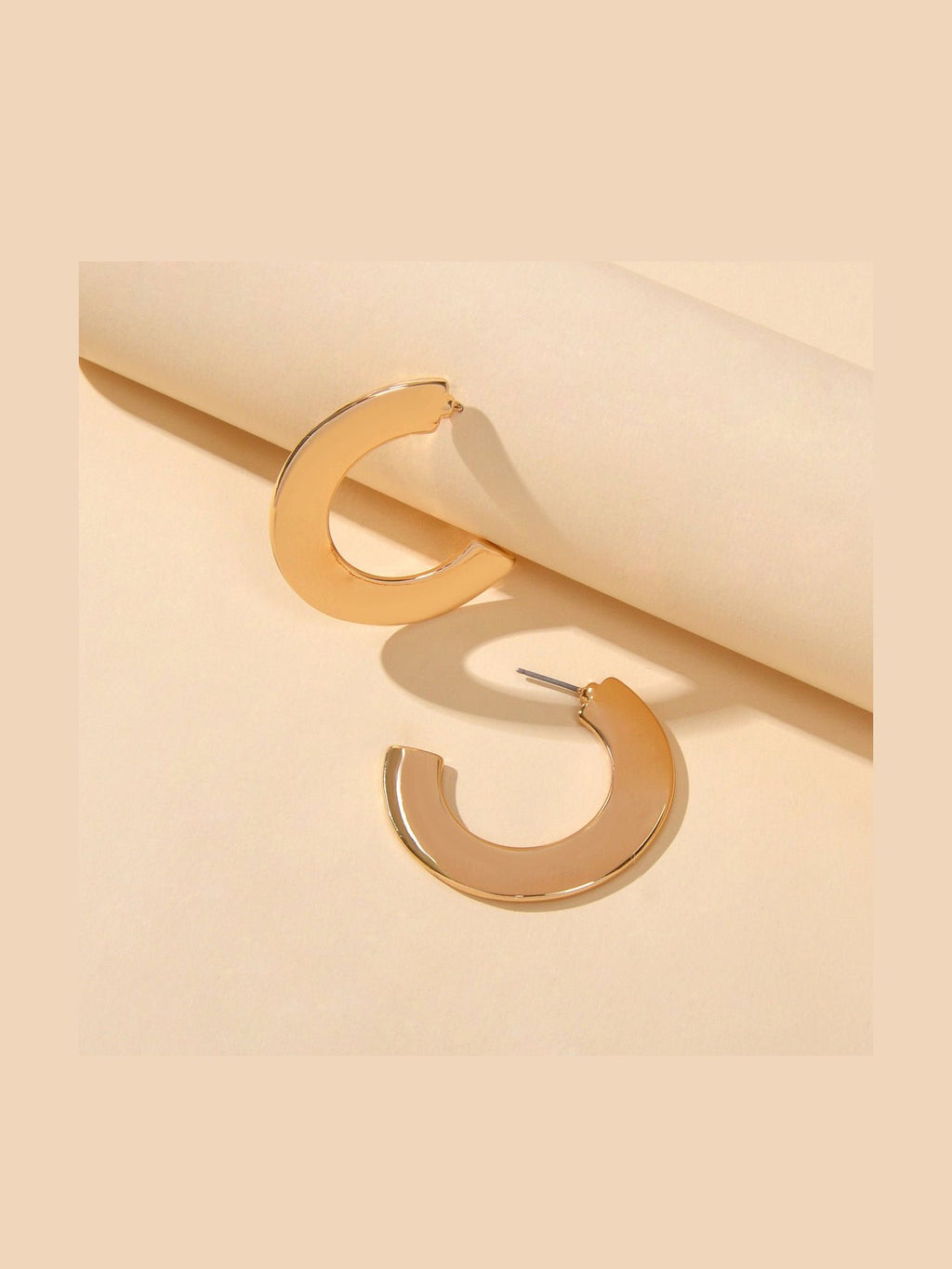 Gold Metal C shape Hoop Huggie Stud Earrings Women Party Decoration Jewellery - Courbe et Compagnie
