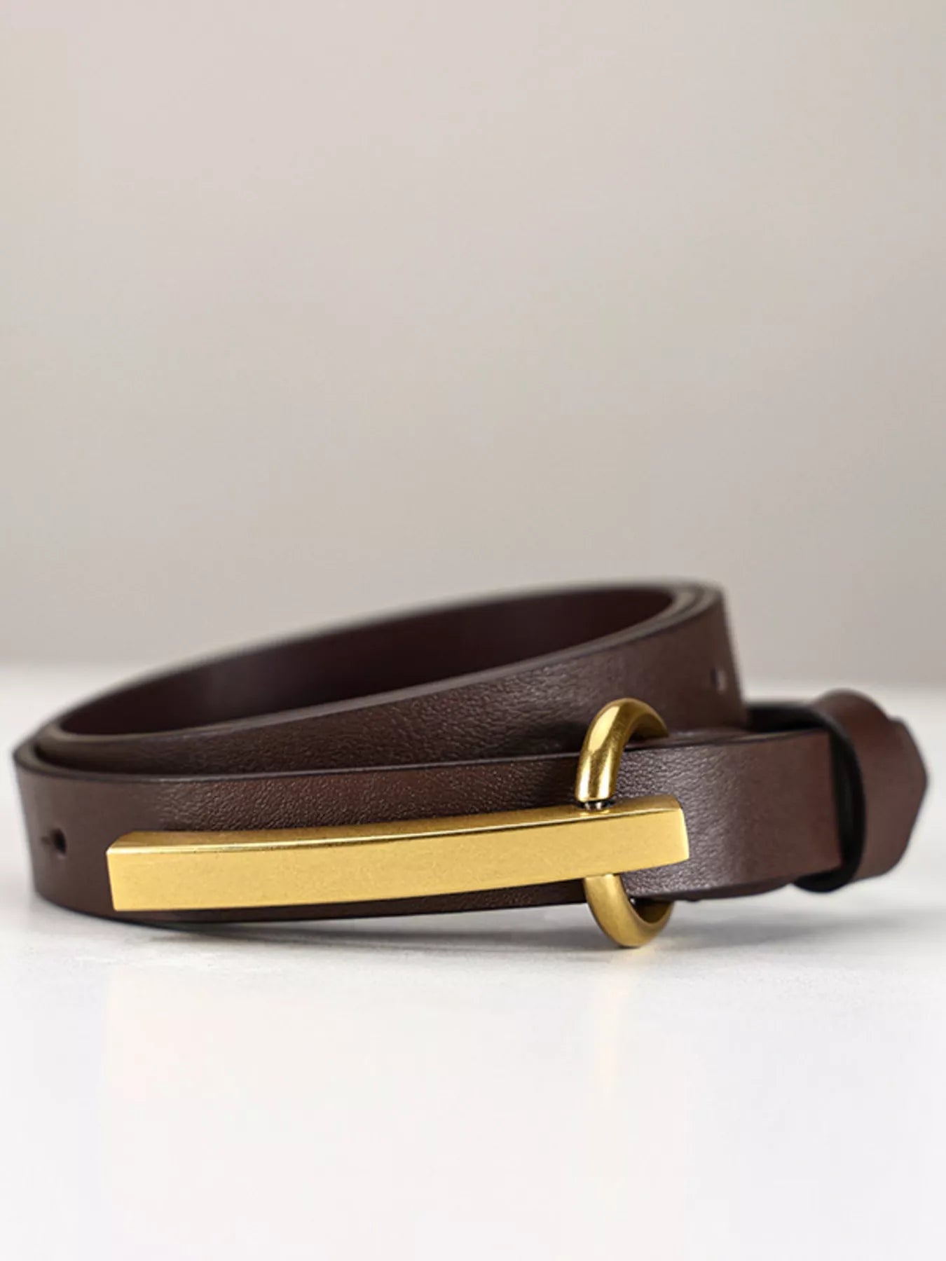Golden Buckle Premium Cowhide Leather Belt - Courbe et Compagnie