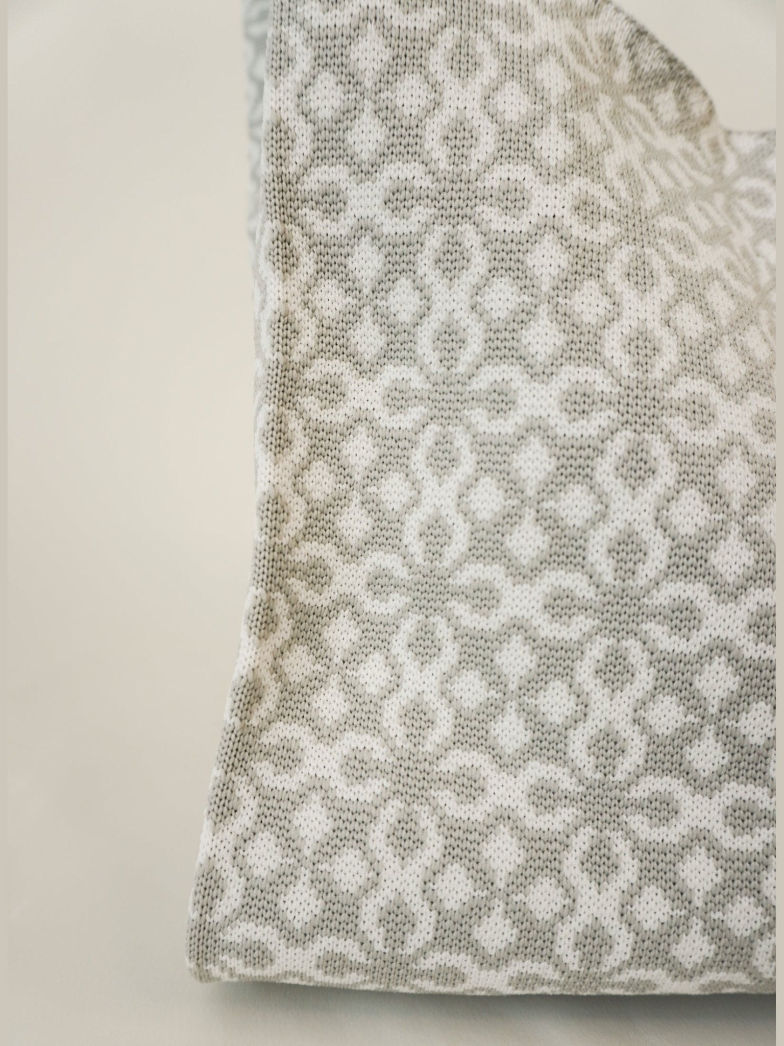 Grey Solitaire Handbag - Courbe et Compagnie