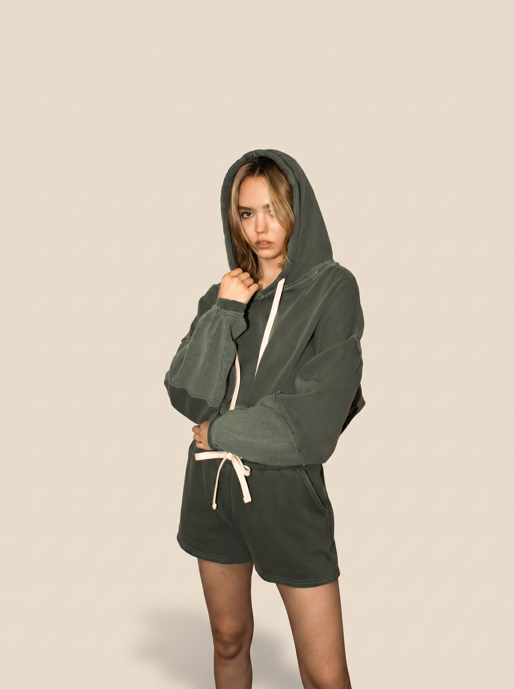 The Bonnie Cropped Hoodie - Olive