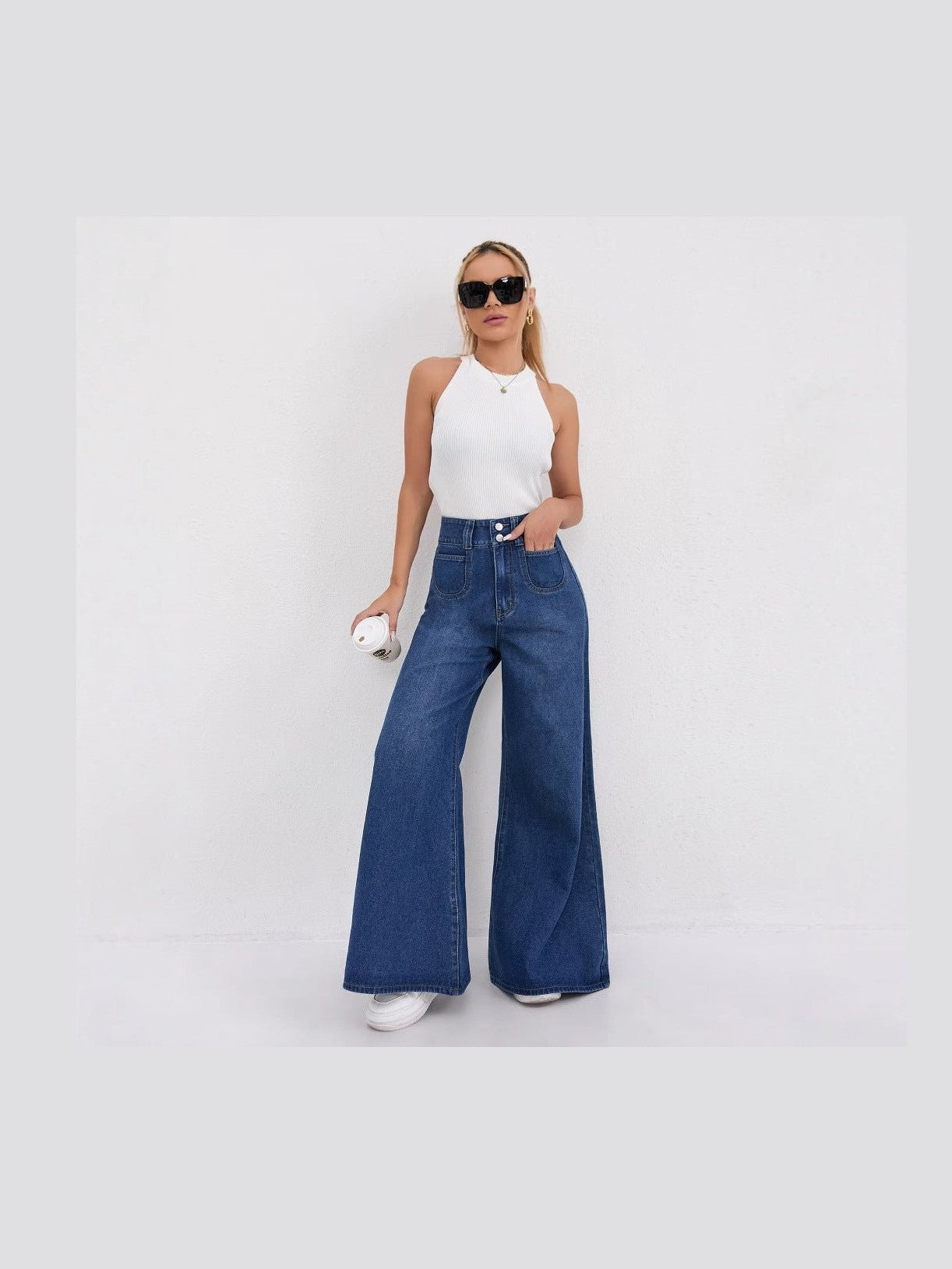 High-Waisted Flared Denim Pants - Courbe et Compagnie