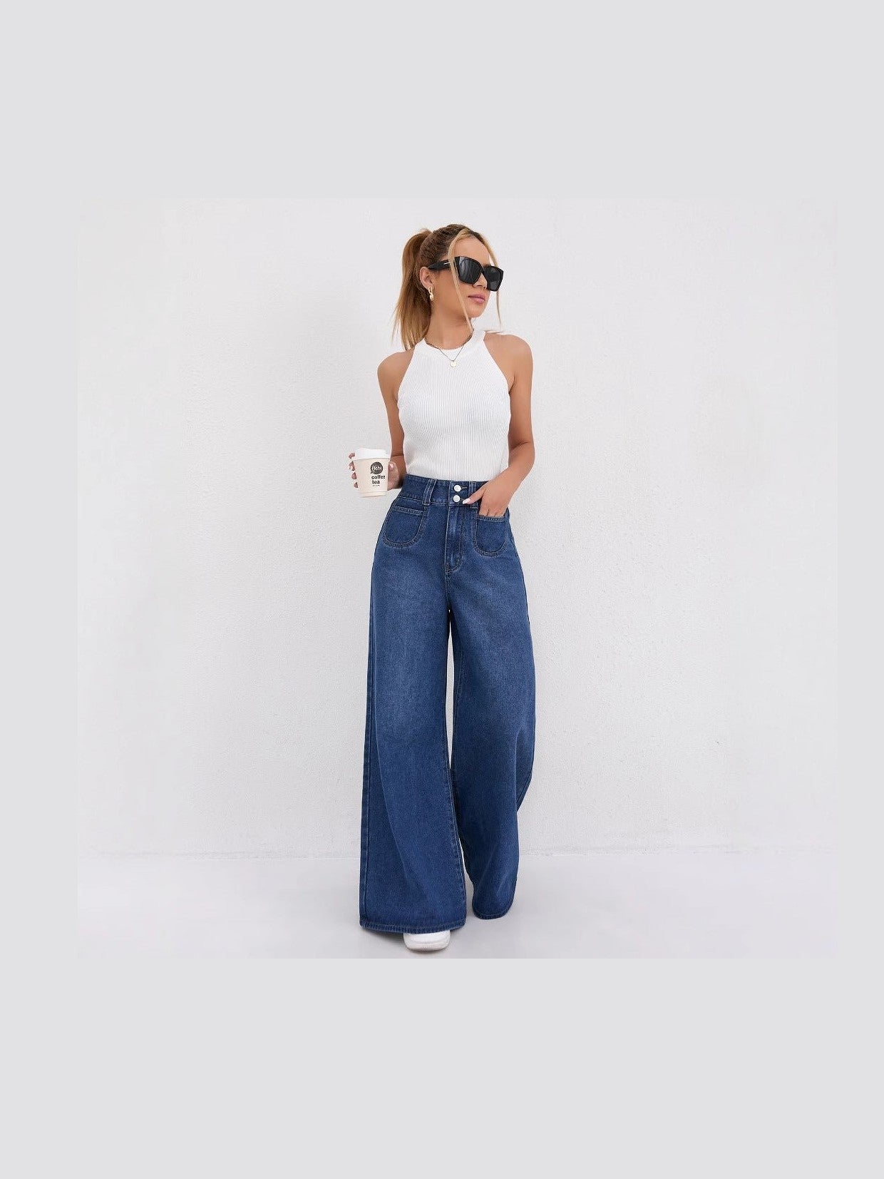 High-Waisted Flared Denim Pants - Courbe et Compagnie