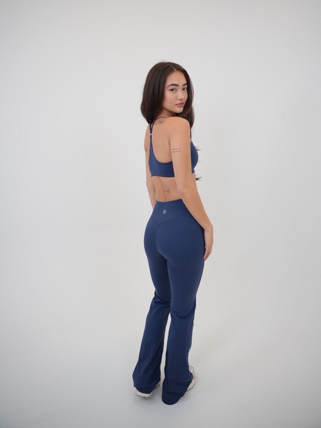 I Live in Luxury Navy Blue Sports Bra - Courbe et Compagnie