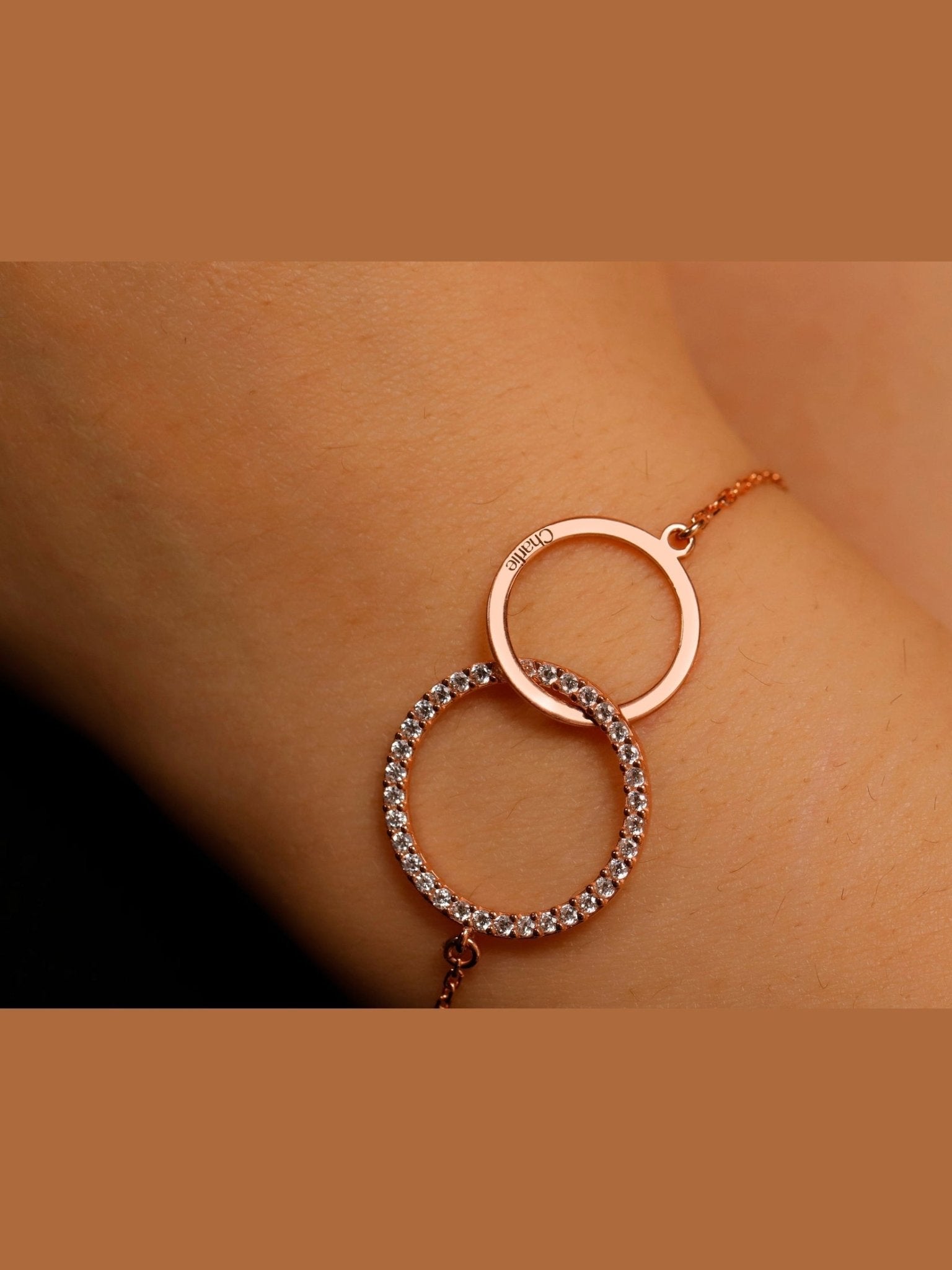 Infinity Link Bracelet with Diamonds - Courbe et Compagnie