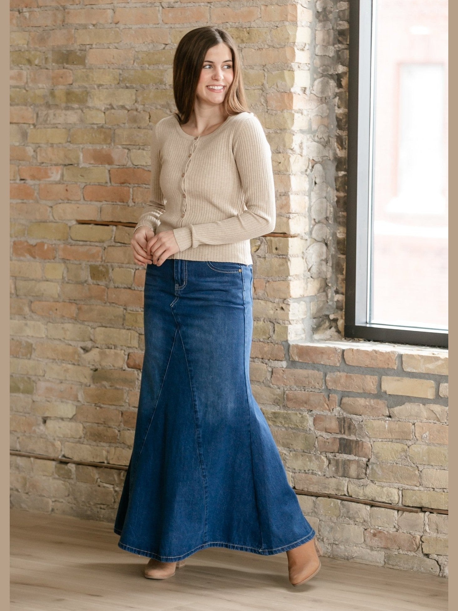 Jennifer A-Line Long Denim Skirt - Courbe et Compagnie