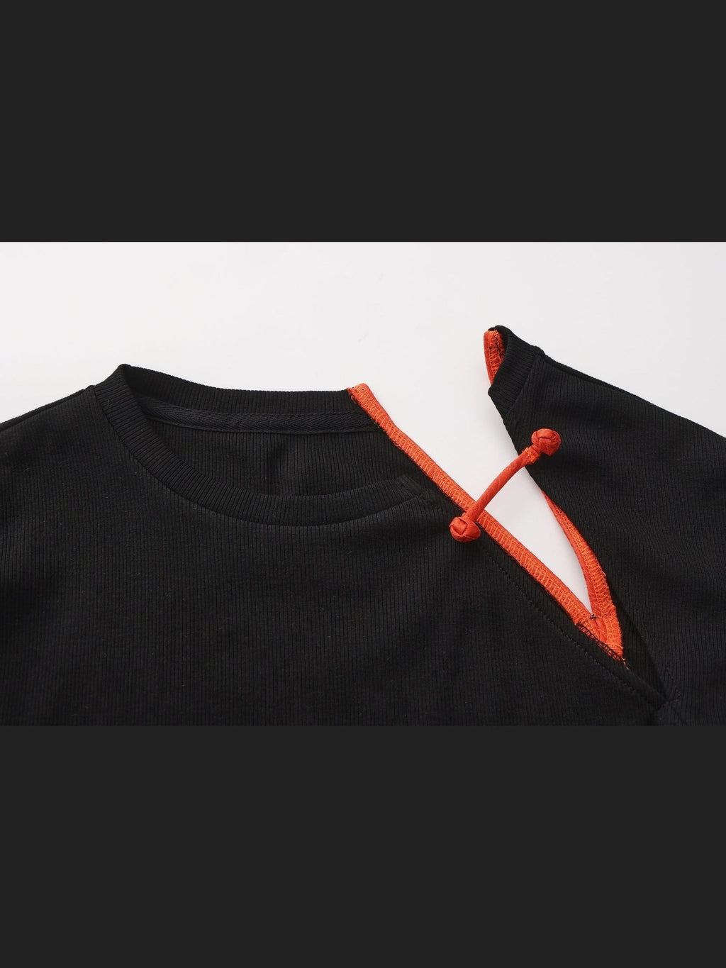 Ju Cutout Long Sleeve Knit Top - Courbe et Compagnie
